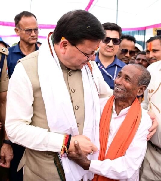 मुख्यमंत्री धामी ने खटीमा–मेलाघाट राज्य मार्ग के पुनर्निर्माण कार्यों का विधिवत पूजा-अर्चना कर किया शिलान्यास 