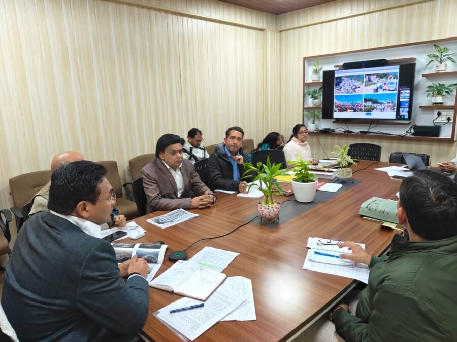 धामी सरकार का बड़ा कदम : सचिव डॉ. आर राजेश कुमार की अध्यक्षता में महत्वपूर्ण बैठक आयोजित, नीलकंठ महादेव में आधुनिक पार्किंग और 2 बेड का आकस्मिक स्वास्थ्य केंद्र होगा स्थापित