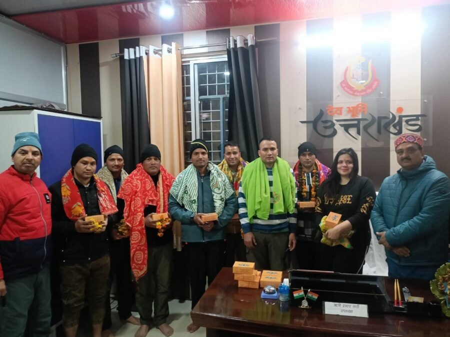 गढ़वाल स्काउट्स और बीकेटीसी का संयुक्त स्वच्छता अभियान