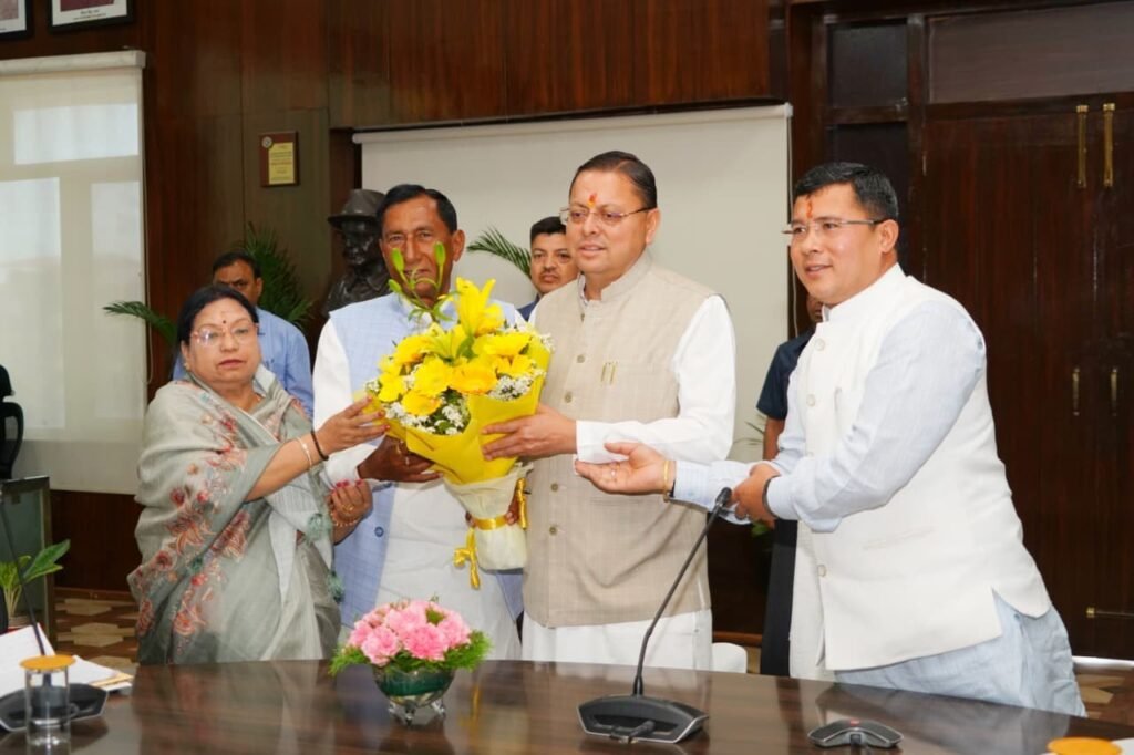 प्रधानमंत्री ग्राम सड़क योजना के अंतर्गत निर्मित सड़कों के रख-रखाव के लिए संबंधित विभागों की एक समन्वय समिति गठित की जाए